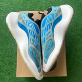 Yeezy Arzareth 700 V3s Size 10.5