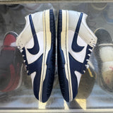 Nike New York Yankees Low Dunks Size 8