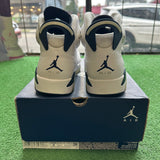Jordan Midnight Navy 6s Size 9