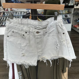 Vintage Levi’s White Jean Short Size 32W